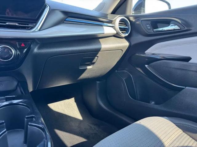 2024 Chevrolet Trax FWD LT
