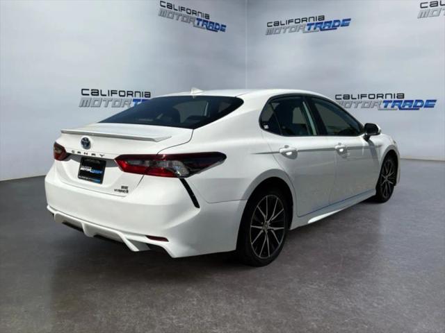 2023 Toyota Camry SE Hybrid