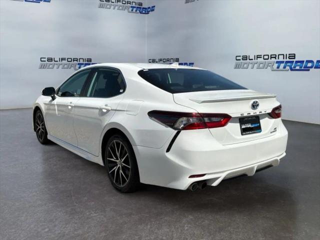 2023 Toyota Camry SE Hybrid