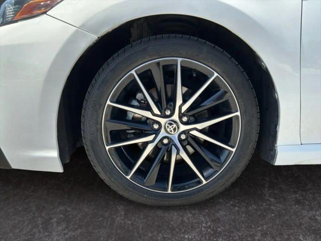 2023 Toyota Camry SE Hybrid
