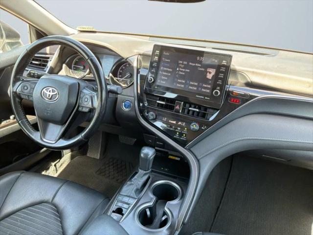 2023 Toyota Camry SE Hybrid
