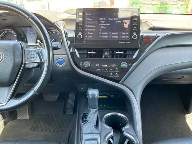 2023 Toyota Camry SE Hybrid