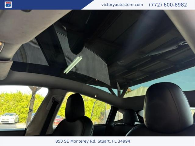 2022 Tesla Model Y Long Range Dual Motor All-Wheel Drive