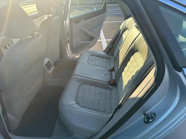 2014 Volkswagen Passat 1.8T SEL Premium