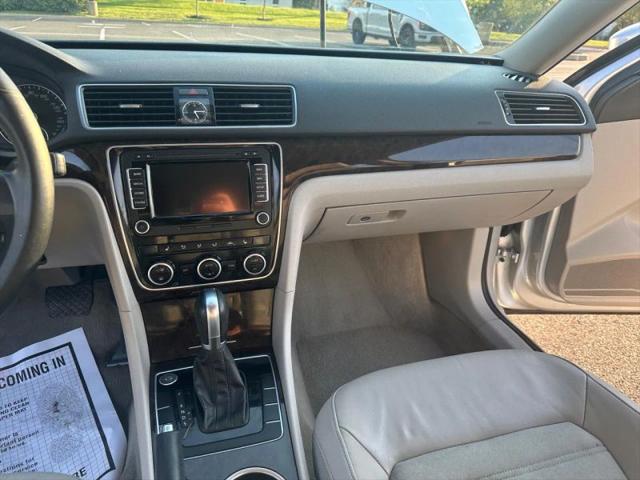 2014 Volkswagen Passat 1.8T SEL Premium