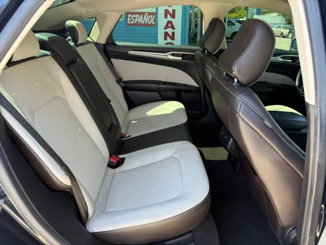 2020 Ford Fusion SE