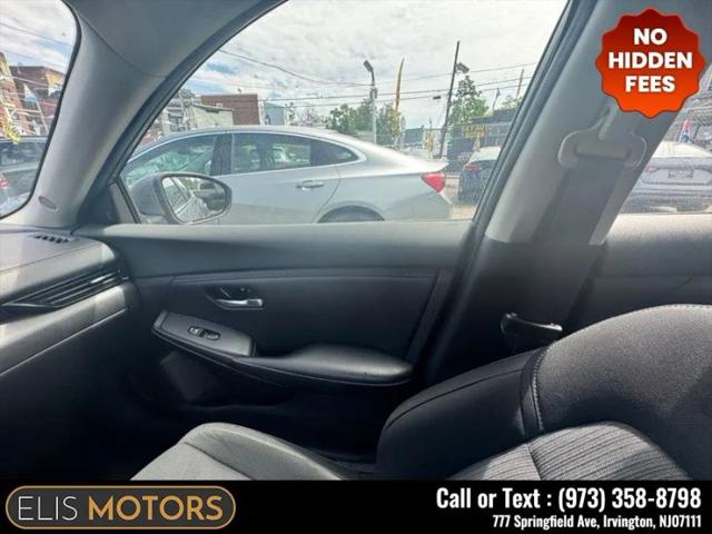 2022 Nissan Sentra SV Xtronic CVT
