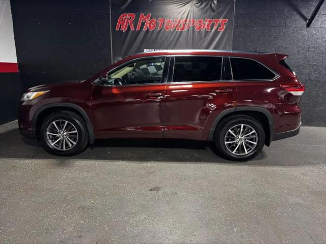 2017 Toyota Highlander SE