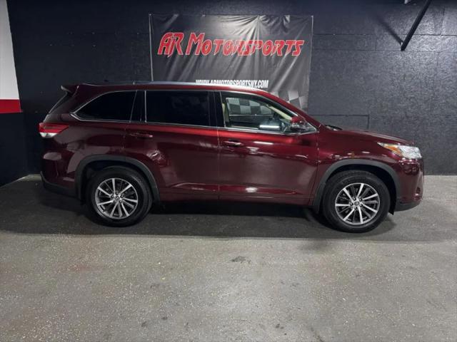 2017 Toyota Highlander SE