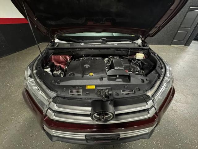 2017 Toyota Highlander SE