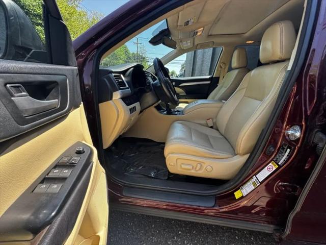 2017 Toyota Highlander SE