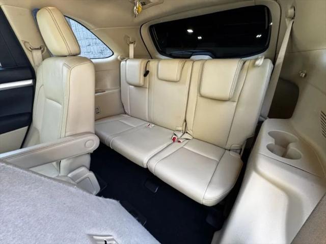 2017 Toyota Highlander SE