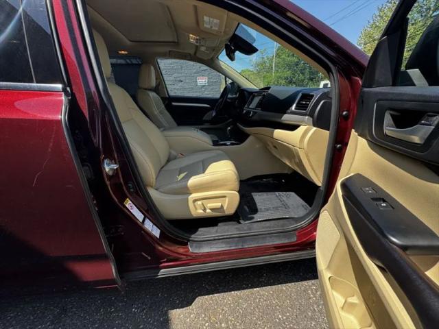 2017 Toyota Highlander SE