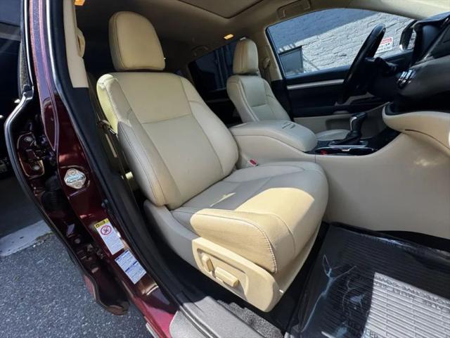 2017 Toyota Highlander SE