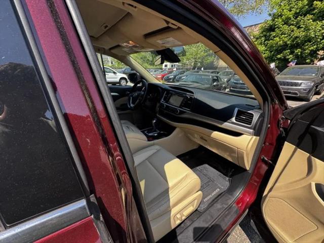 2017 Toyota Highlander SE