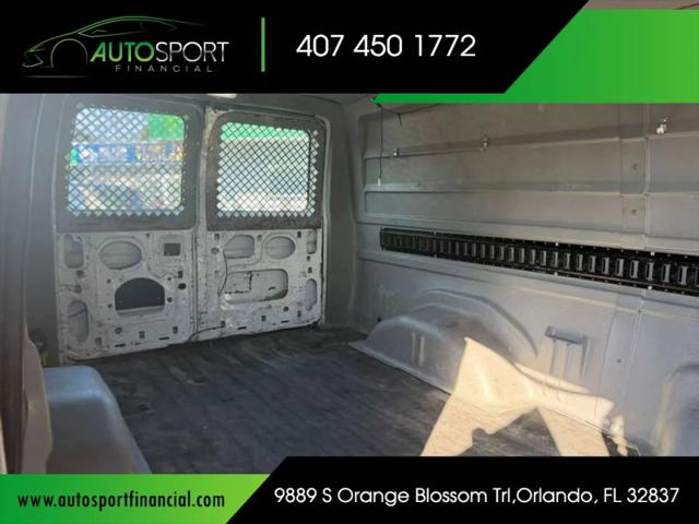 2005 Ford E-250 Base
