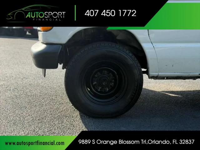 2005 Ford E-250 Base