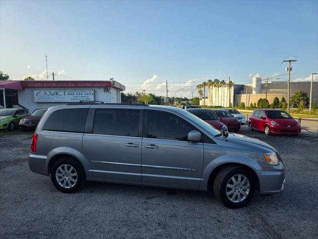2014 Chrysler Town & Country Touring