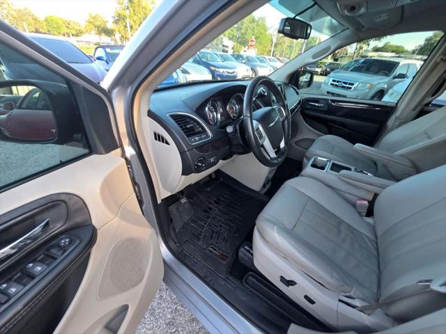 2014 Chrysler Town & Country Touring