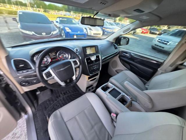 2014 Chrysler Town & Country Touring