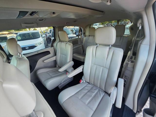 2014 Chrysler Town & Country Touring