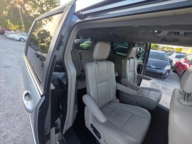 2014 Chrysler Town & Country Touring