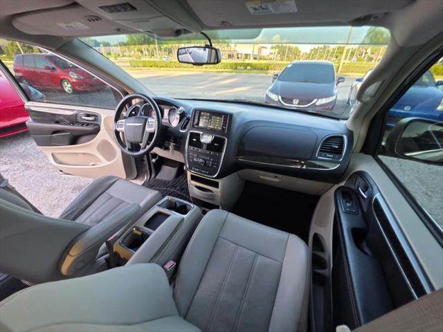2014 Chrysler Town & Country Touring