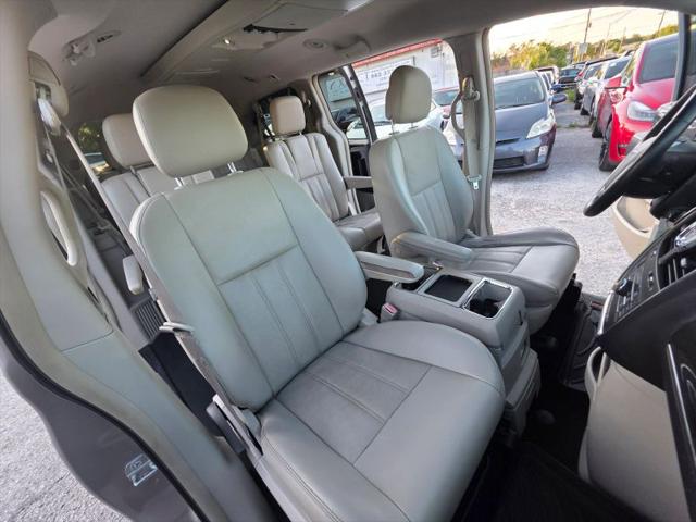 2014 Chrysler Town & Country Touring