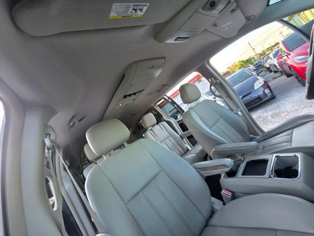 2014 Chrysler Town & Country Touring