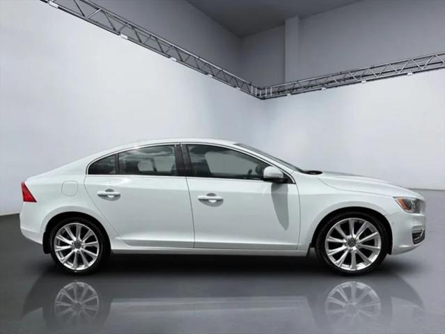 2016 Volvo S60 Inscription T5 Drive-E Platinum