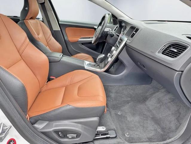 2016 Volvo S60 Inscription T5 Drive-E Platinum
