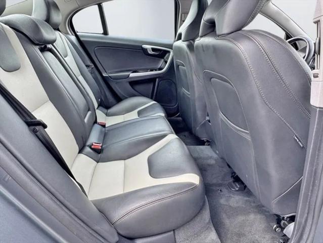 2016 Volvo S60 Cross Country T5 Platinum