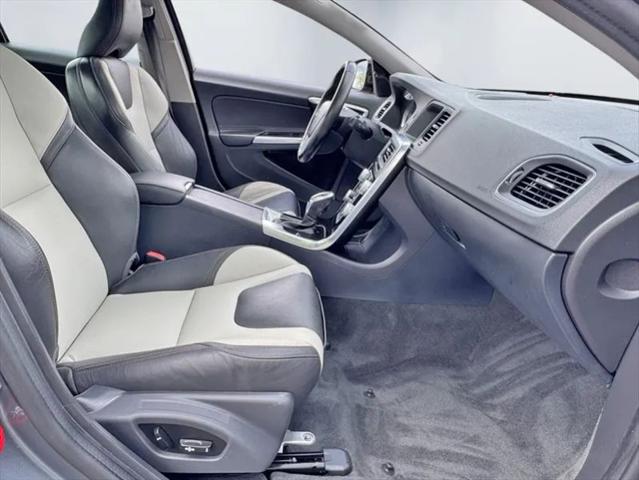 2016 Volvo S60 Cross Country T5 Platinum