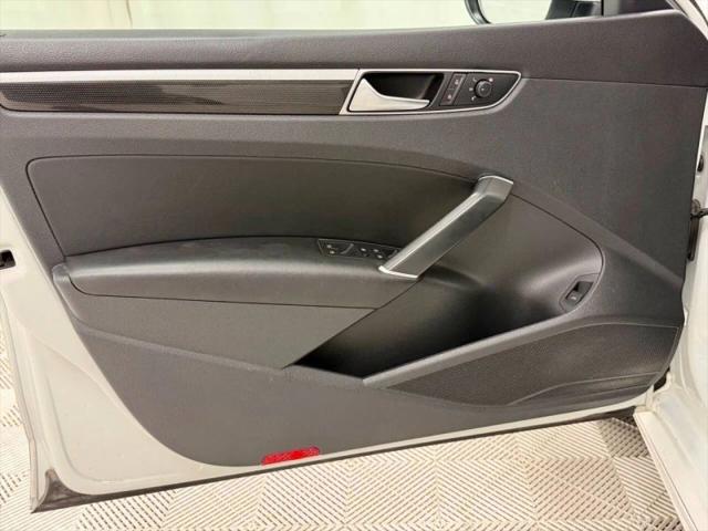 2019 Volkswagen Passat 2.0T SE R-Line