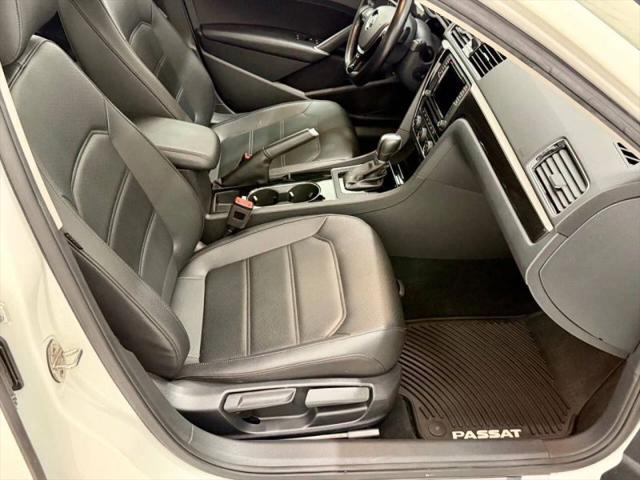2019 Volkswagen Passat 2.0T SE R-Line