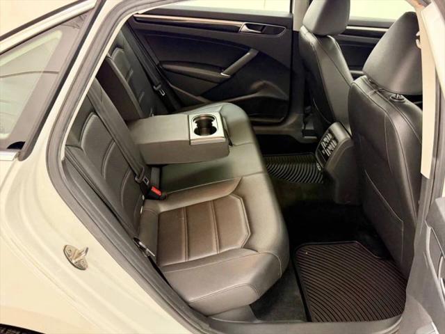 2019 Volkswagen Passat 2.0T SE R-Line