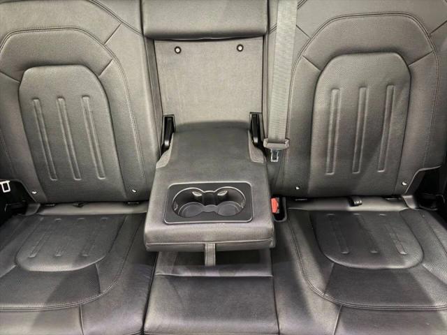 2021 Land Rover Defender 110 SE