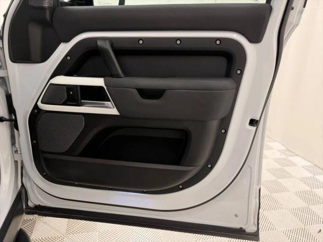 2021 Land Rover Defender 110 SE