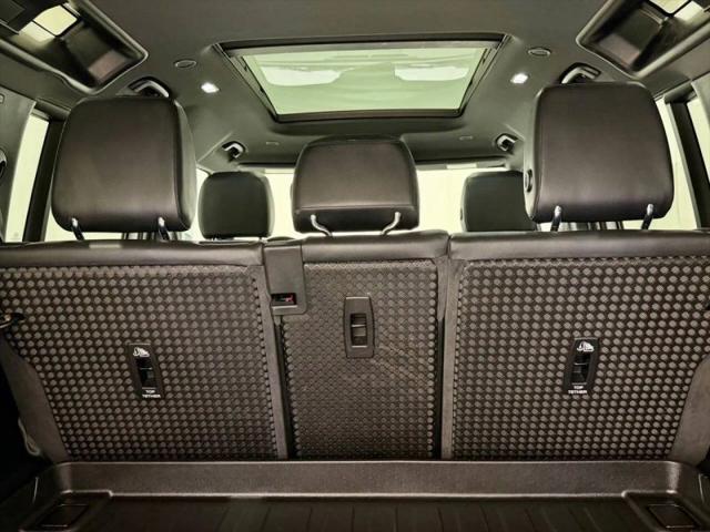 2021 Land Rover Defender 110 SE