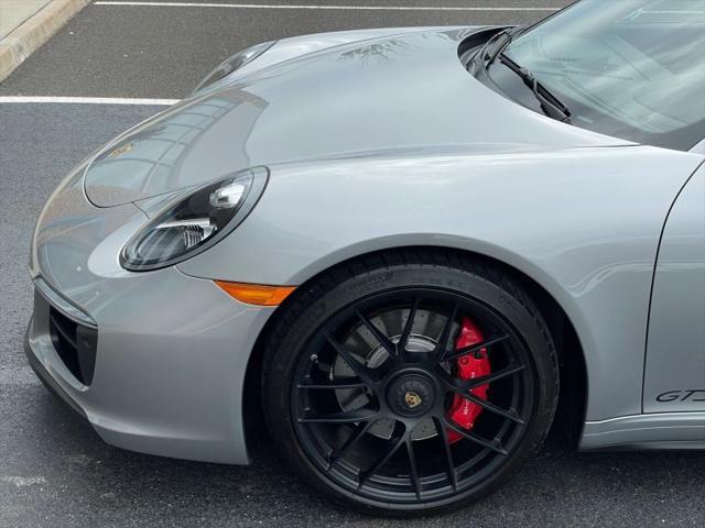 2019 Porsche 911 Carrera 4 GTS