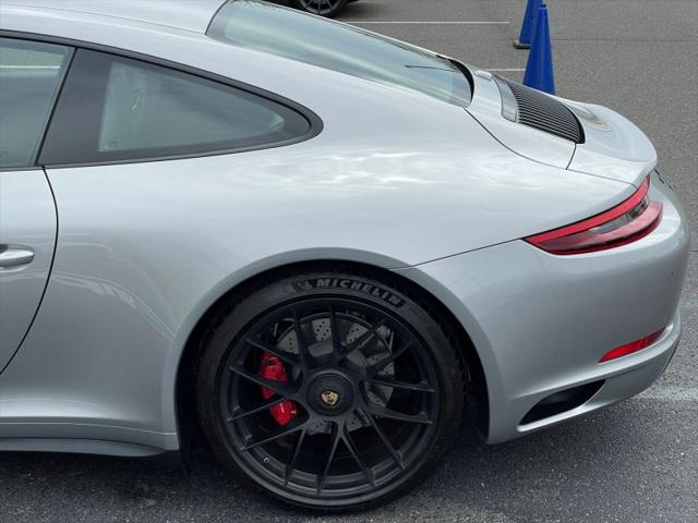 2019 Porsche 911 Carrera 4 GTS