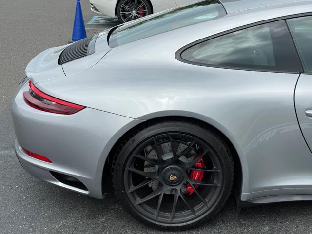 2019 Porsche 911 Carrera 4 GTS