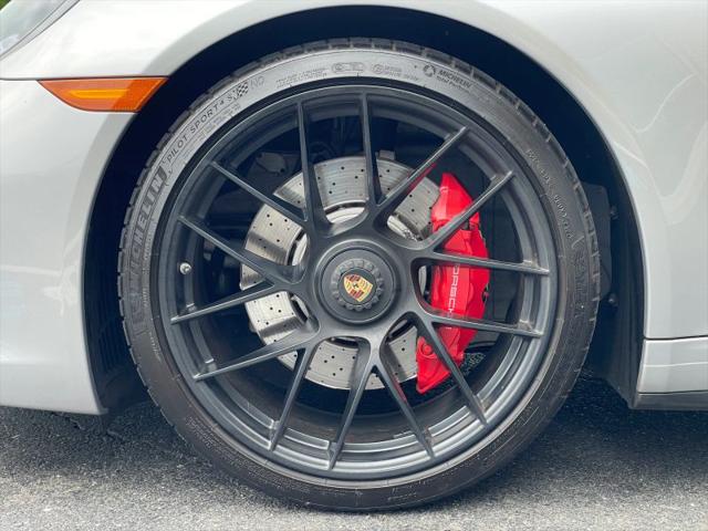 2019 Porsche 911 Carrera 4 GTS