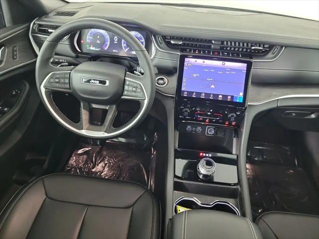 2025 Jeep Grand Cherokee Limited 4x2