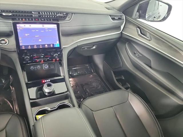 2025 Jeep Grand Cherokee Limited 4x2