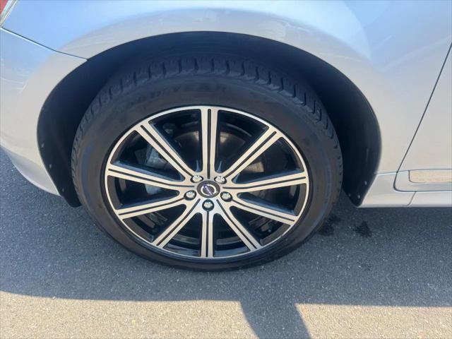2016 Volvo XC60 T5 Drive-E Premier