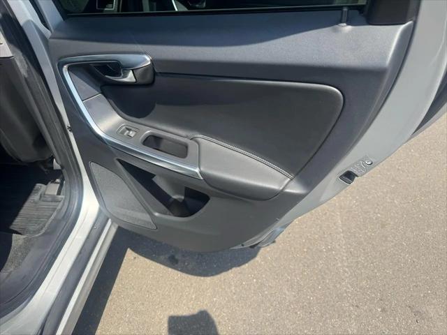2016 Volvo XC60 T5 Drive-E Premier