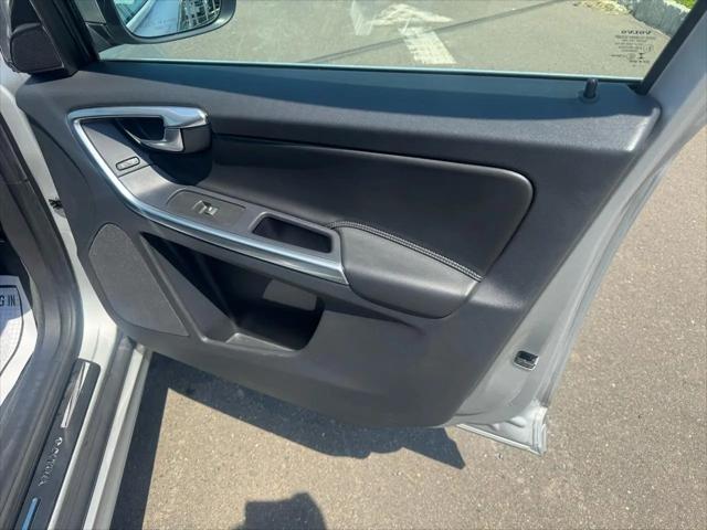 2016 Volvo XC60 T5 Drive-E Premier