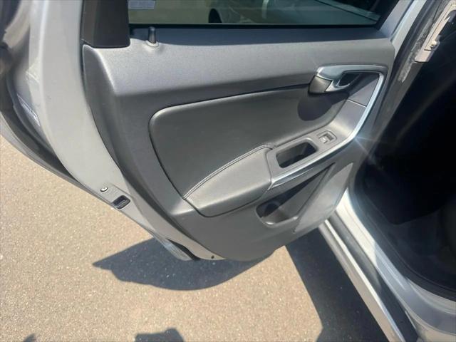 2016 Volvo XC60 T5 Drive-E Premier