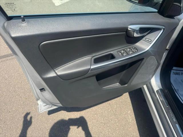 2016 Volvo XC60 T5 Drive-E Premier